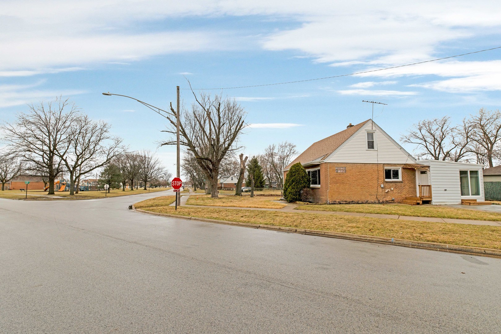 6831 S 79th Avenue, Bridgeview, IL 60455