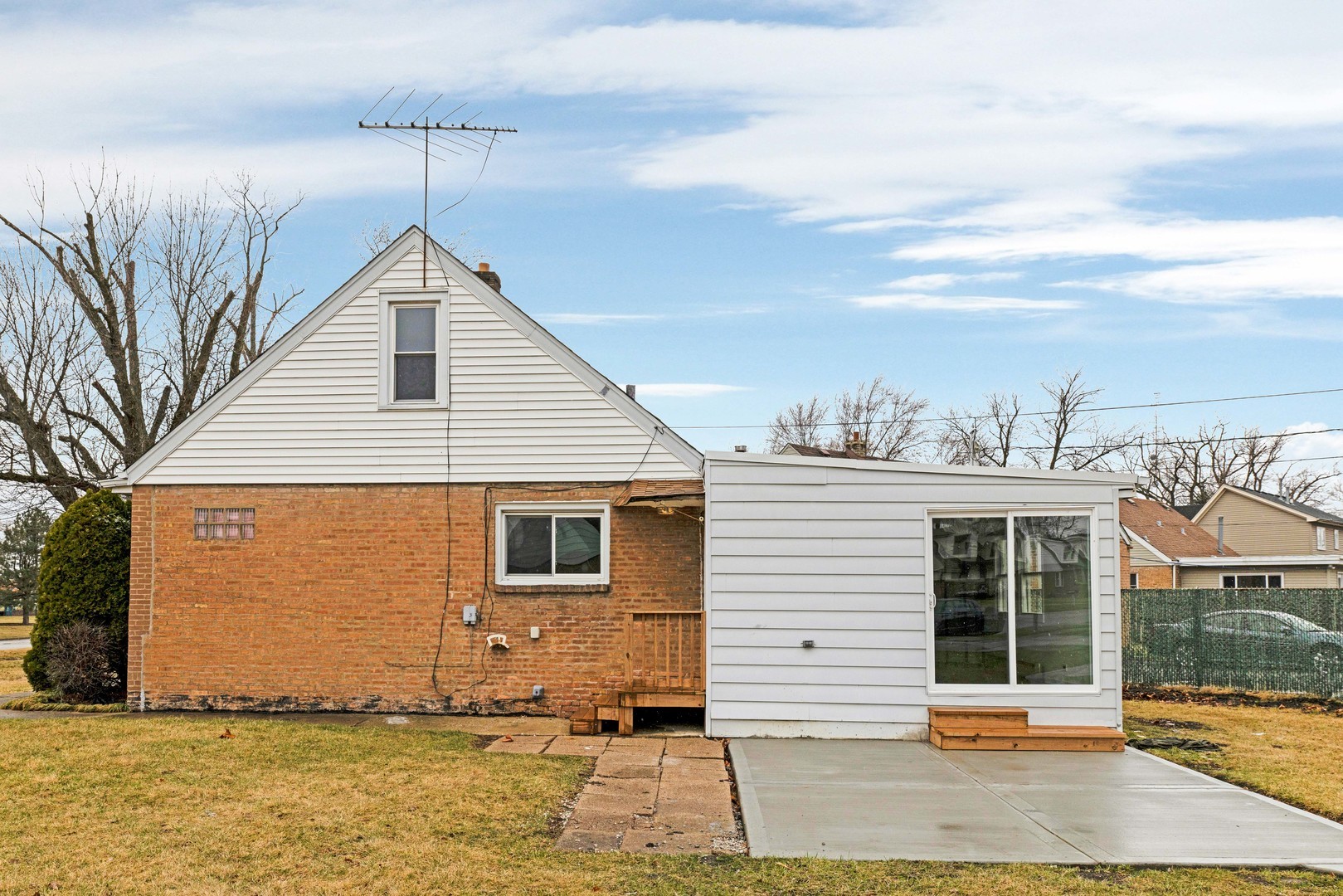 6831 S 79th Avenue, Bridgeview, IL 60455