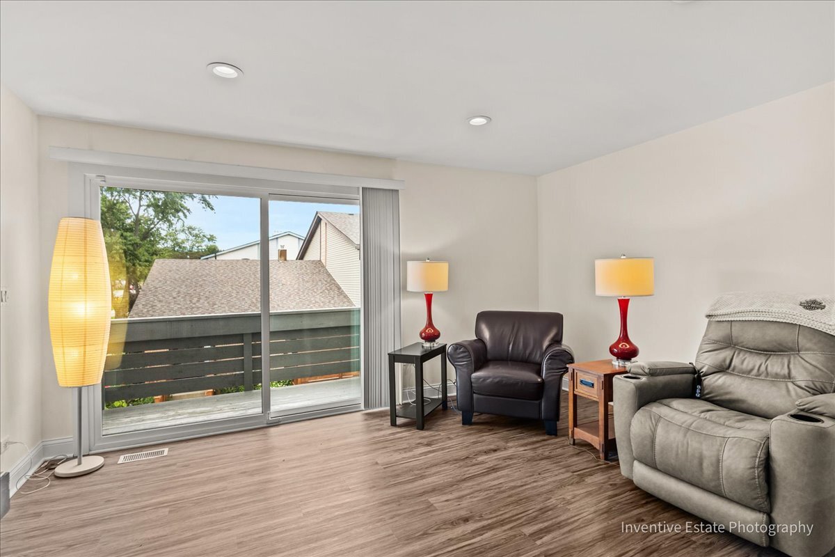 8337 Portsmouth Drive #D, Darien, IL 60561