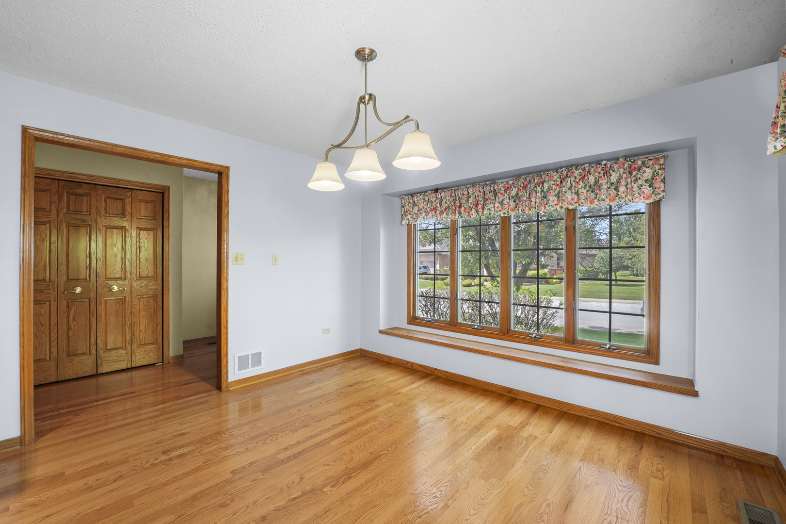 9366 Fox Run Circle, Frankfort, IL 60423