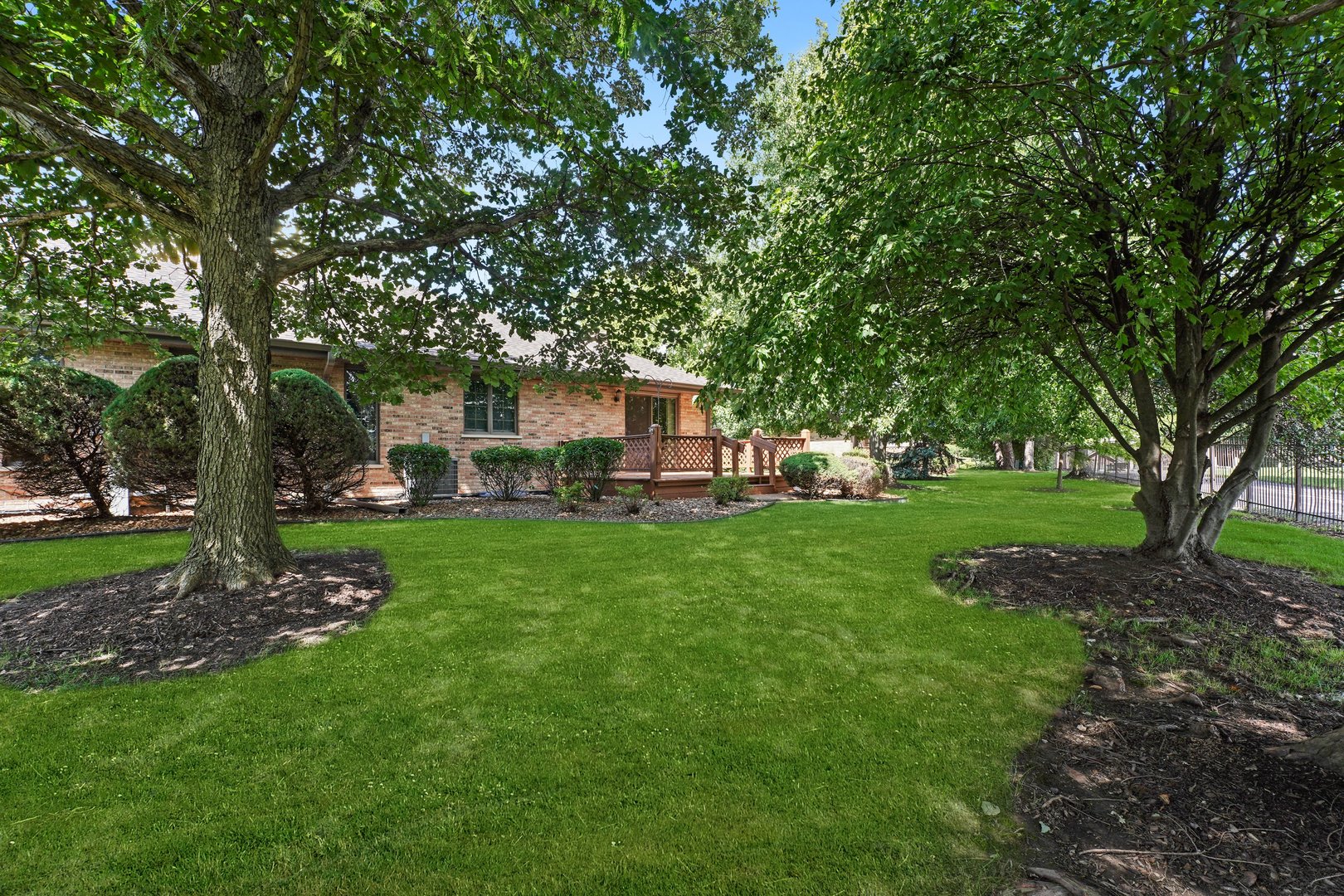 9366 Fox Run Circle, Frankfort, IL 60423