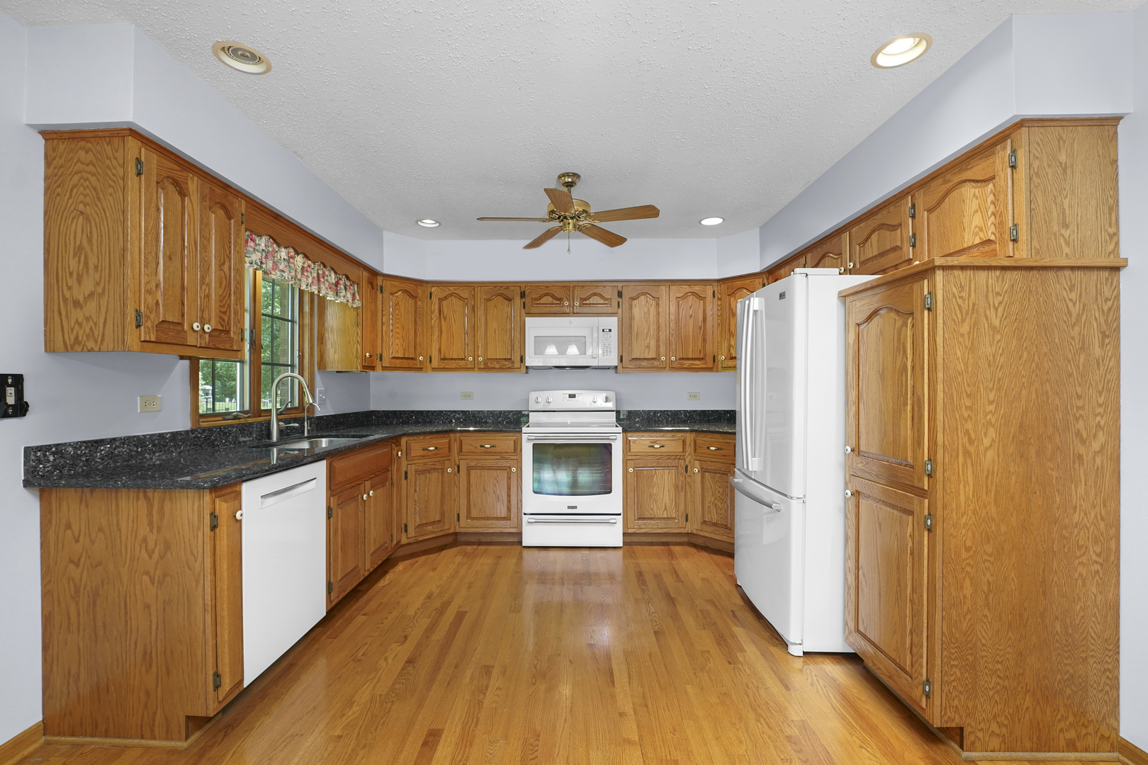 9366 Fox Run Circle, Frankfort, IL 60423