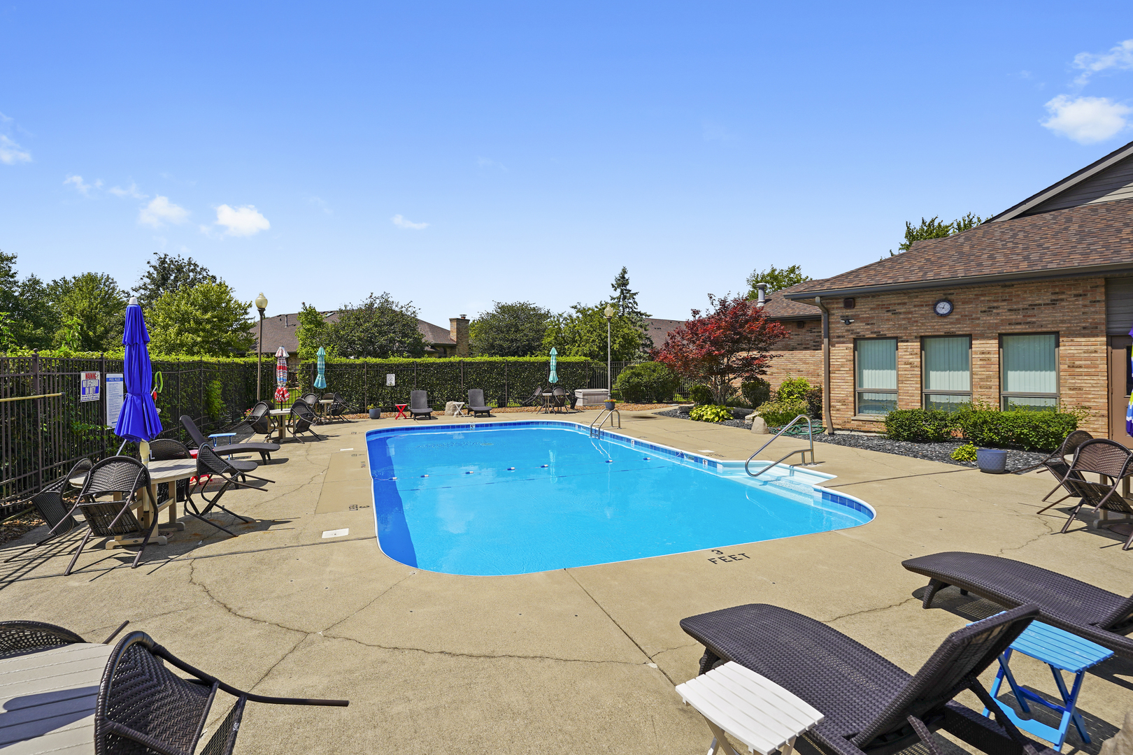 9366 Fox Run Circle, Frankfort, IL 60423
