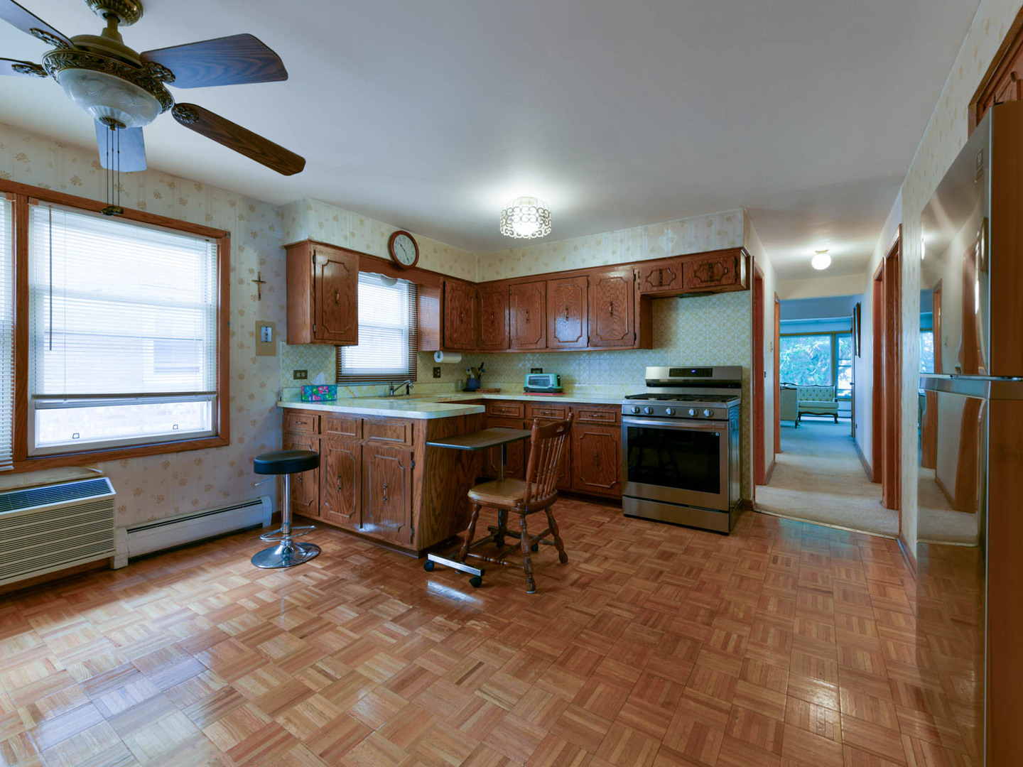 8645 W Summerdale Avenue, Chicago, IL 60656