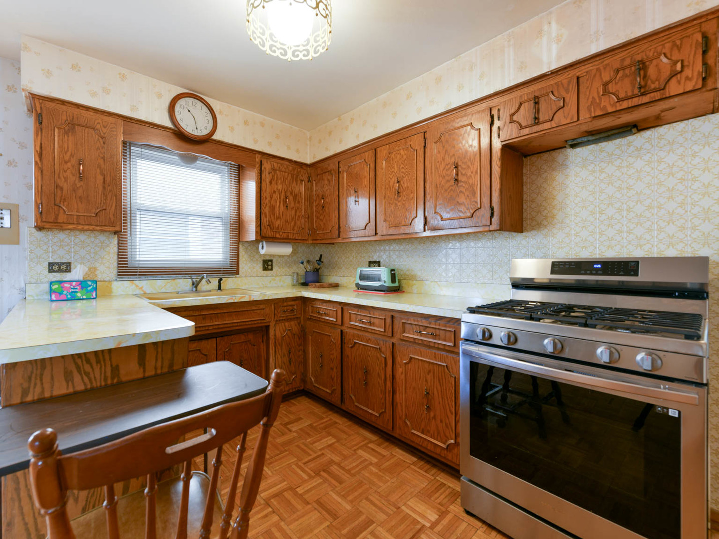 8645 W Summerdale Avenue, Chicago, IL 60656