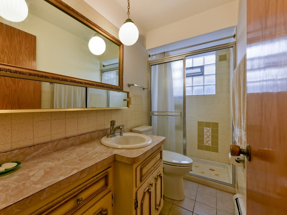 8645 W Summerdale Avenue, Chicago, IL 60656