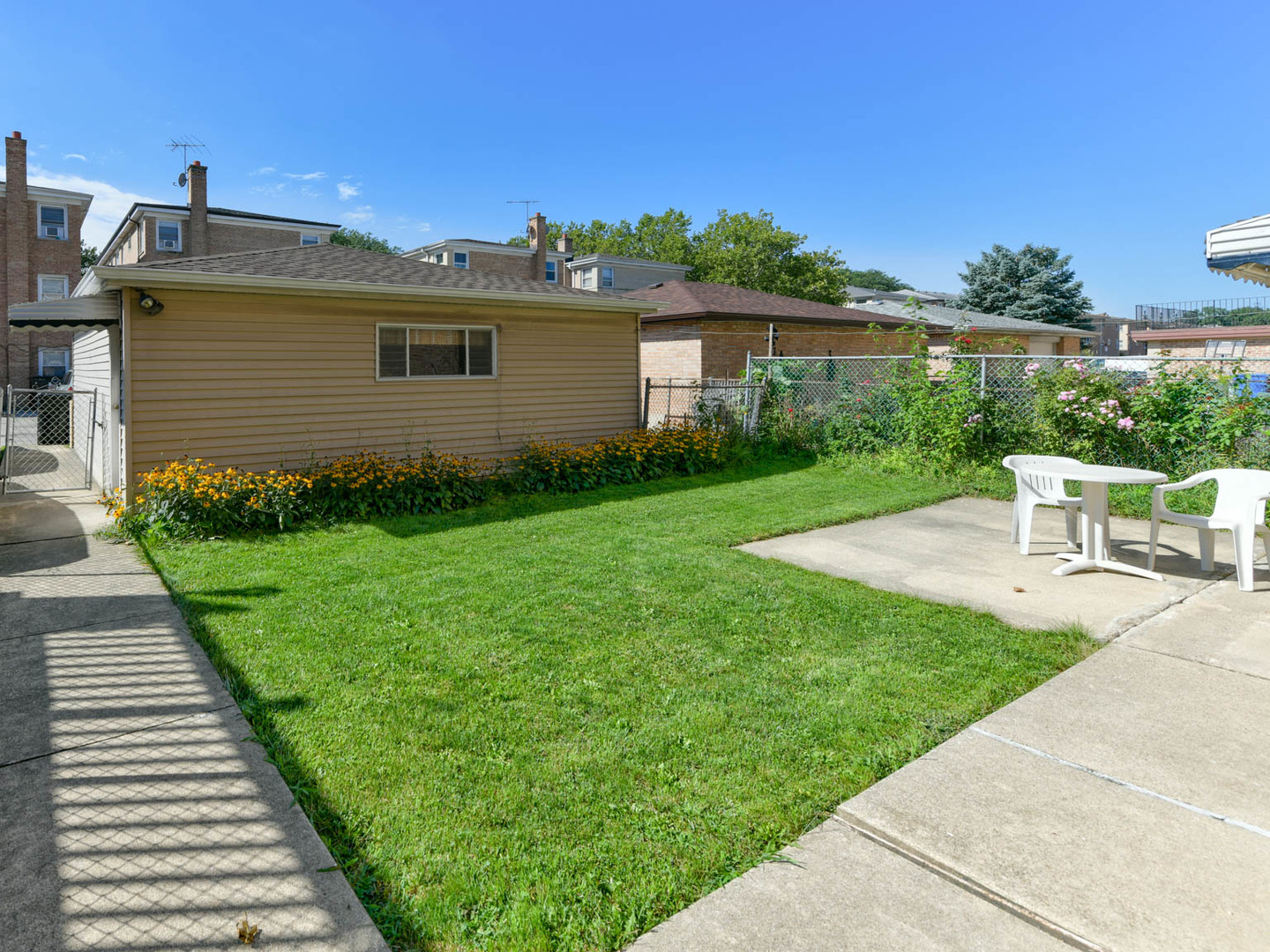 8645 W Summerdale Avenue, Chicago, IL 60656