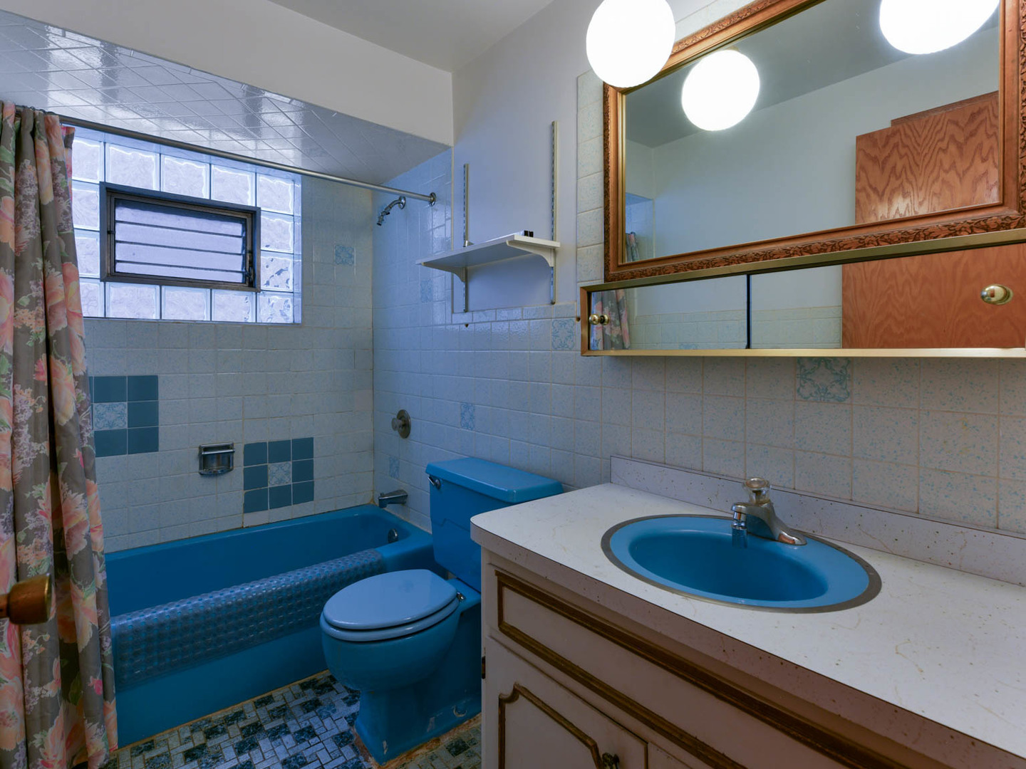 8645 W Summerdale Avenue, Chicago, IL 60656