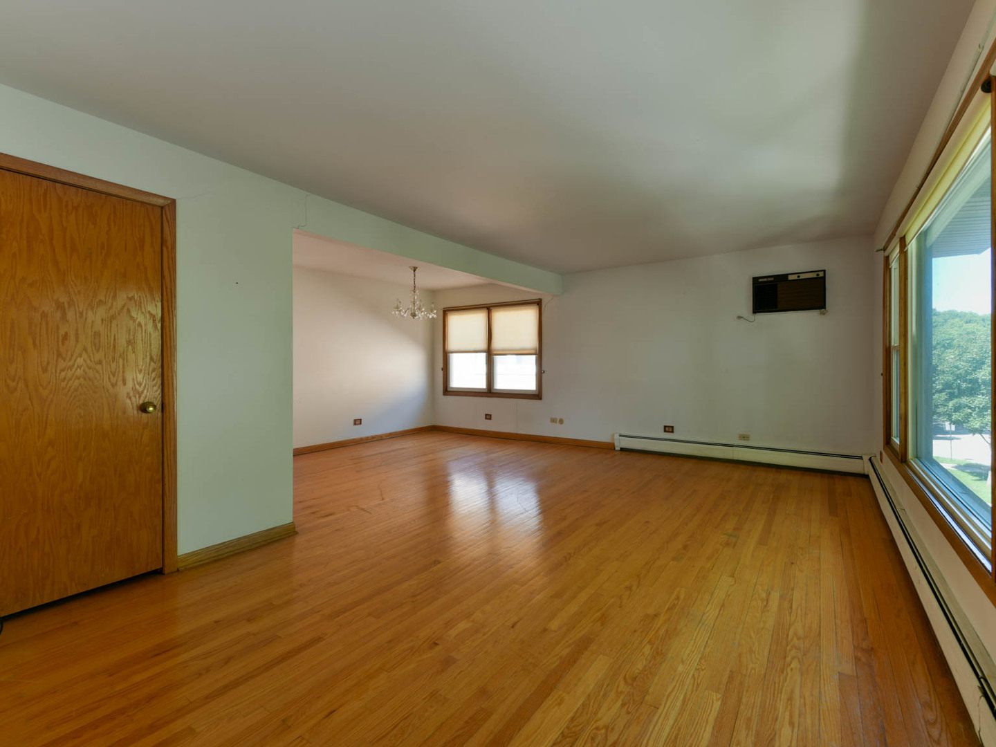 8645 W Summerdale Avenue, Chicago, IL 60656