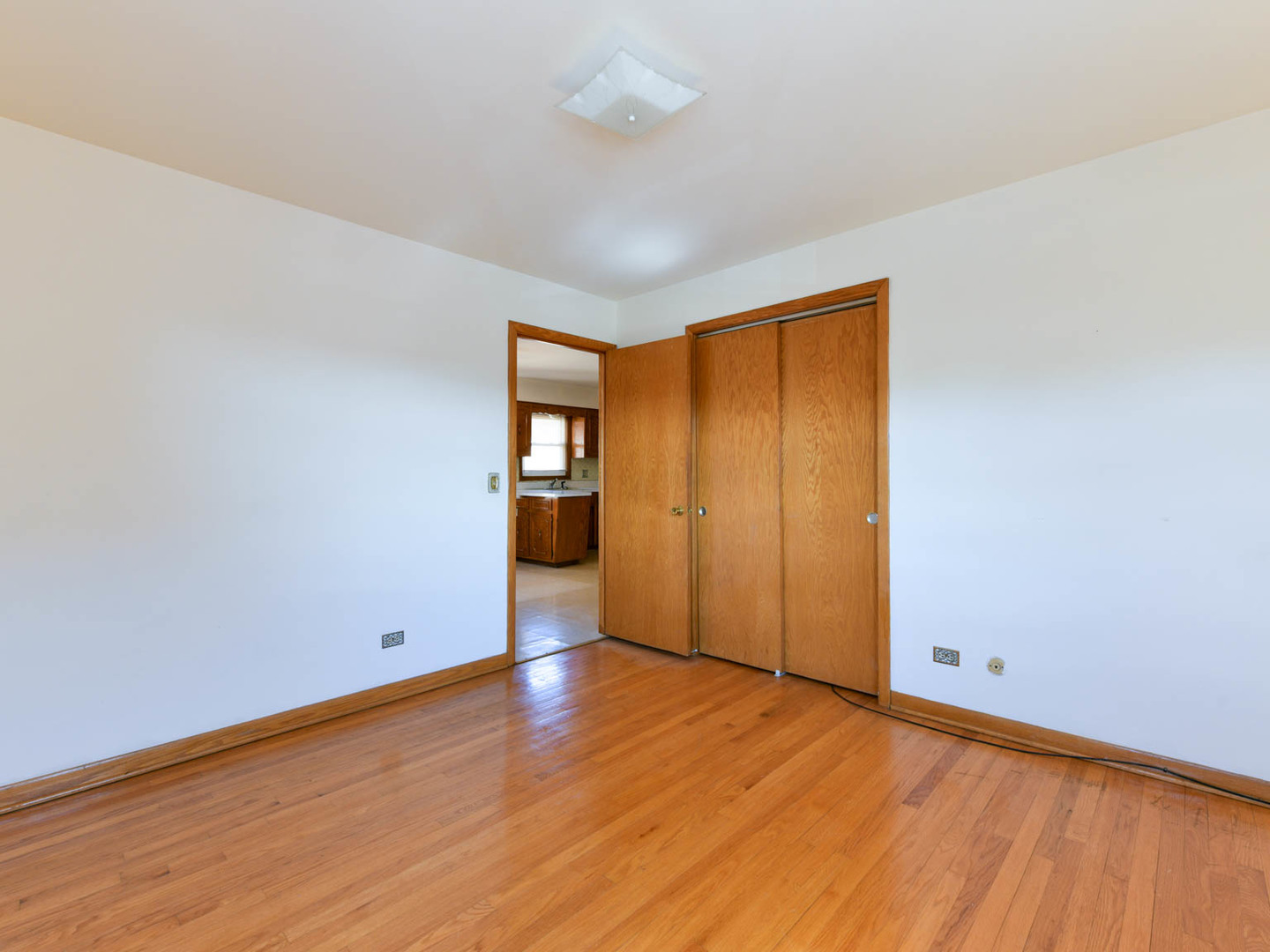 8645 W Summerdale Avenue, Chicago, IL 60656