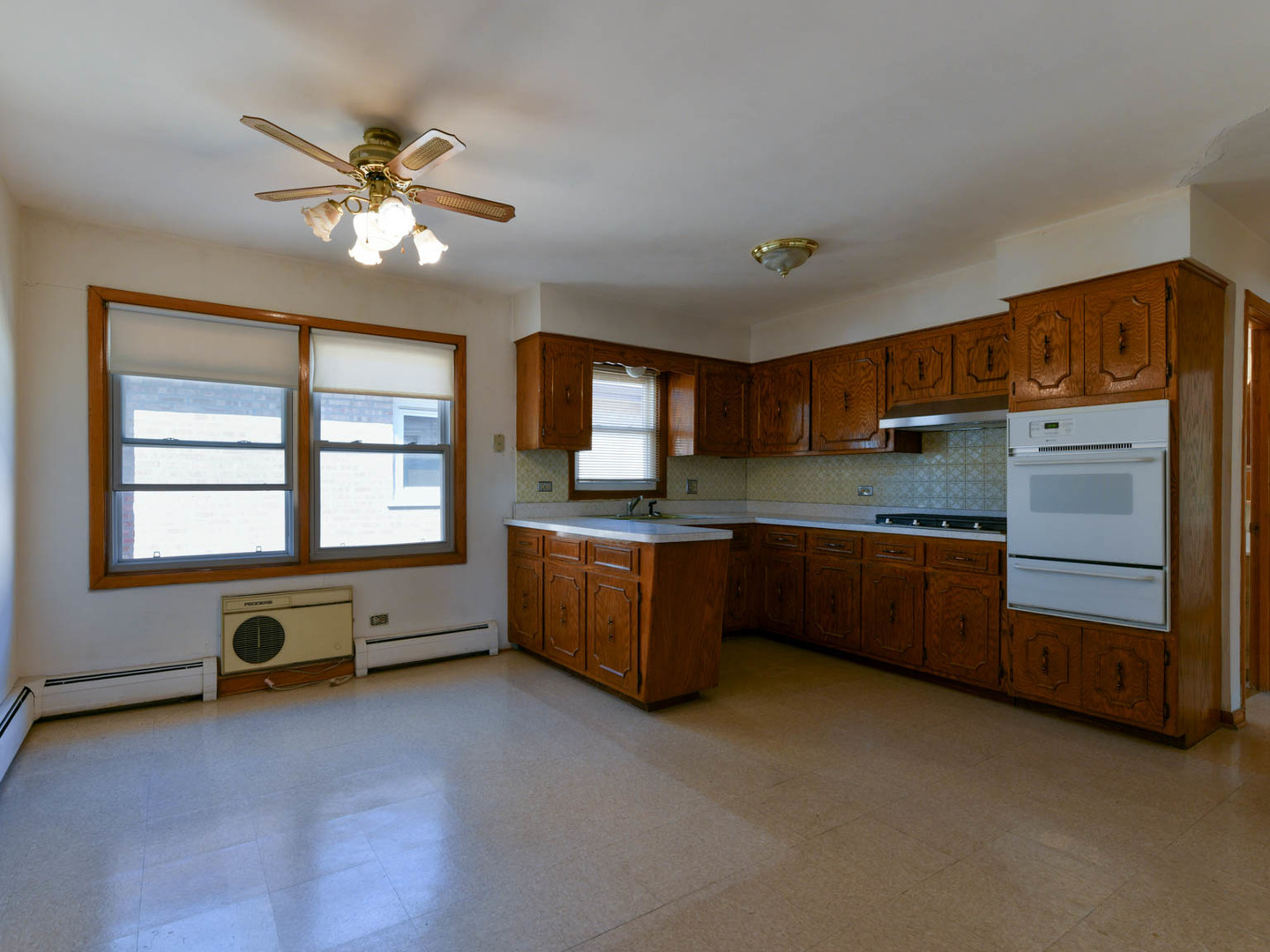 8645 W Summerdale Avenue, Chicago, IL 60656