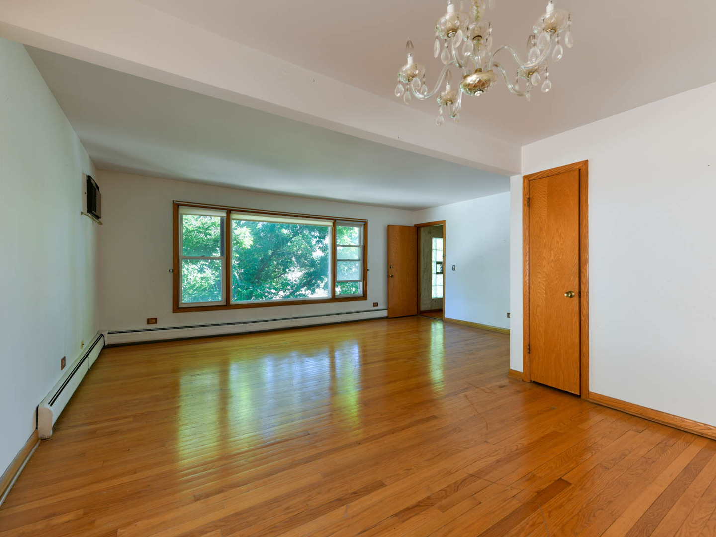 8645 W Summerdale Avenue, Chicago, IL 60656
