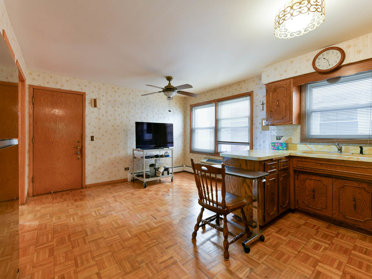 8645 W Summerdale Avenue, Chicago, IL 60656