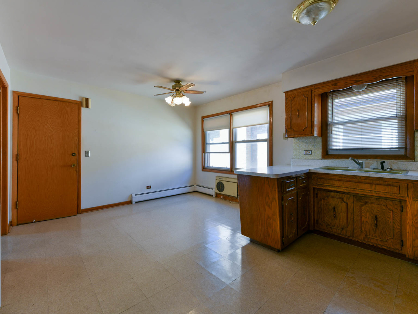 8645 W Summerdale Avenue, Chicago, IL 60656