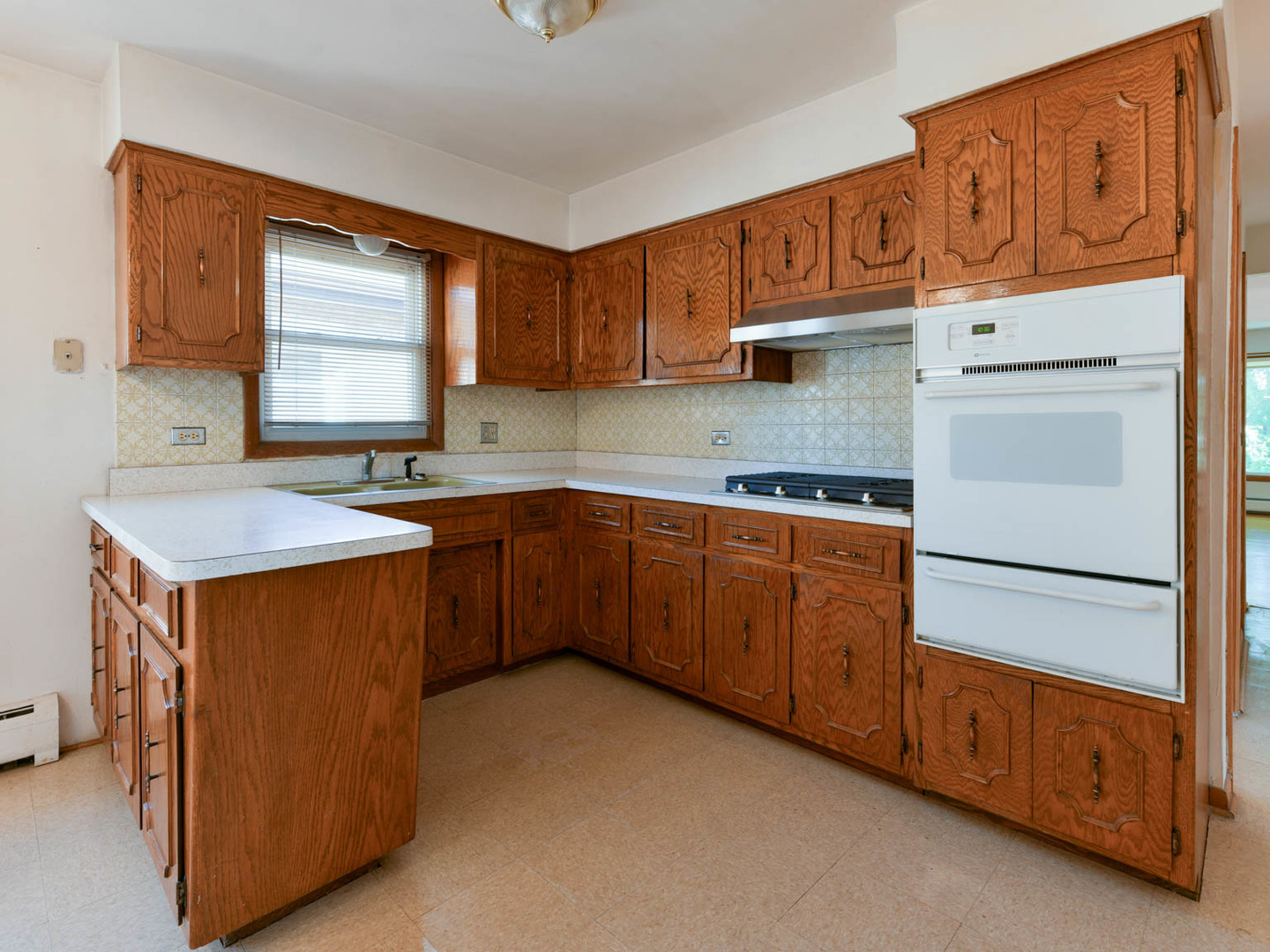 8645 W Summerdale Avenue, Chicago, IL 60656