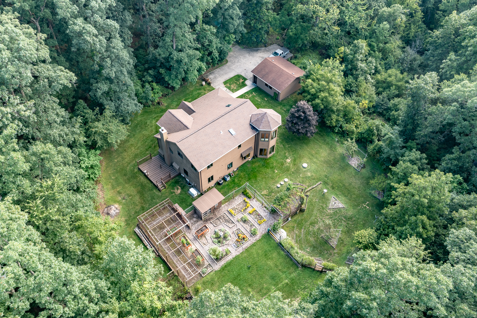 3530 E Challas Entrance, Crete, IL 60417