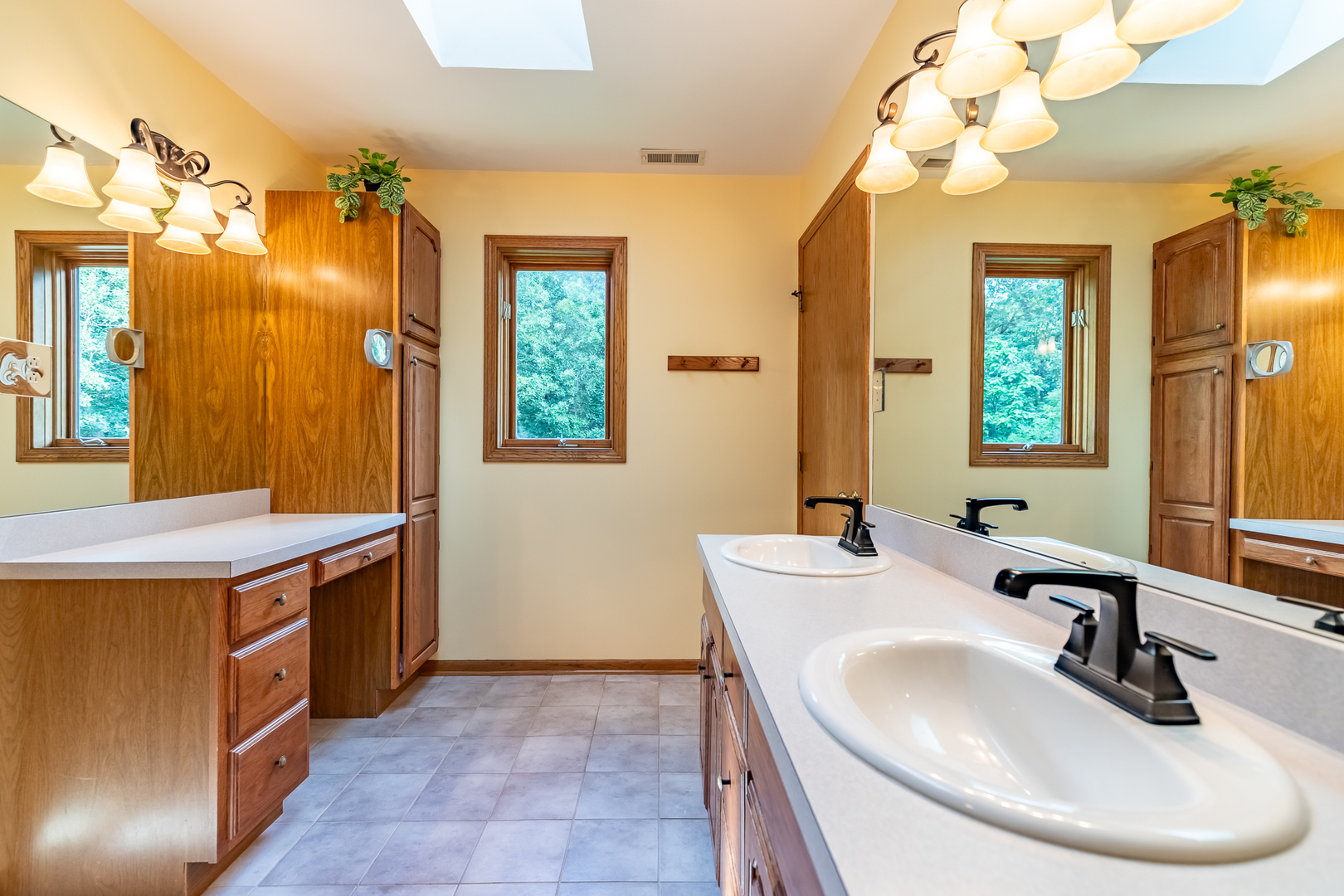 3530 E Challas Entrance, Crete, IL 60417