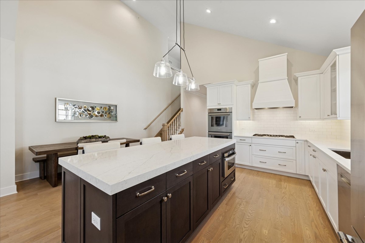 567 Hannah Lane, Hinsdale, IL 60521