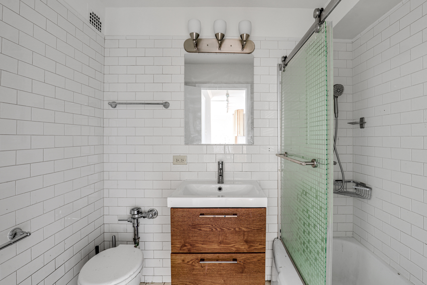 2909 N Sheridan Road #1105, Chicago, IL 60657