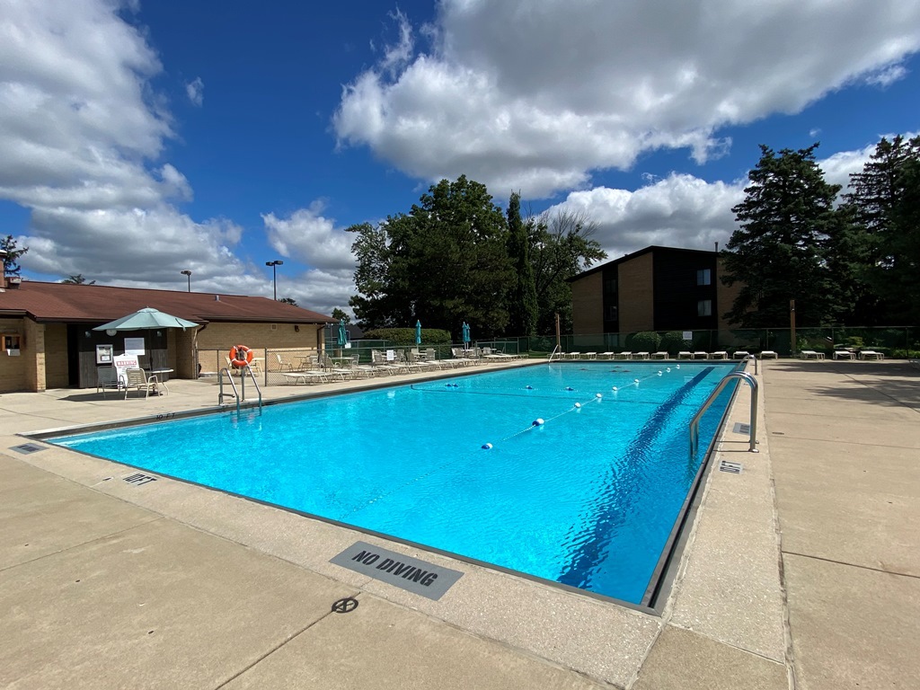 6170 Knoll Lane Court #103, Willowbrook, IL 60527