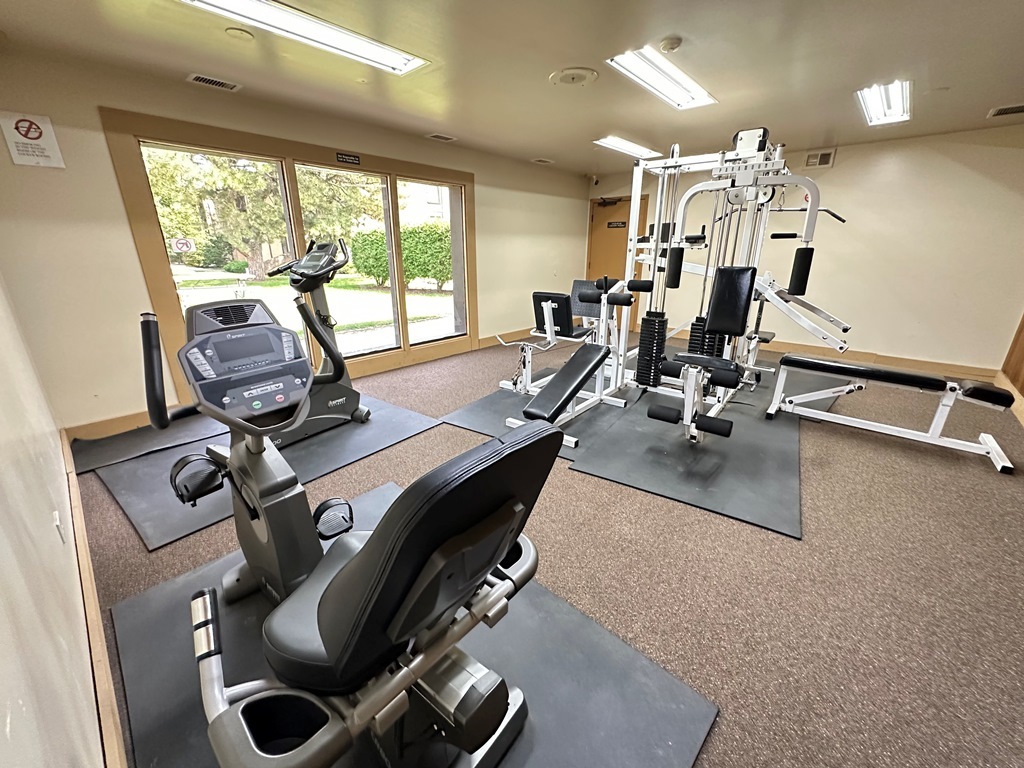 6170 Knoll Lane Court #103, Willowbrook, IL 60527