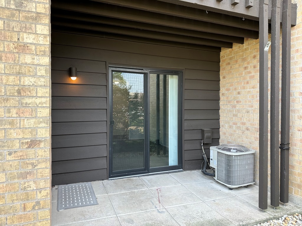 6170 Knoll Lane Court #103, Willowbrook, IL 60527