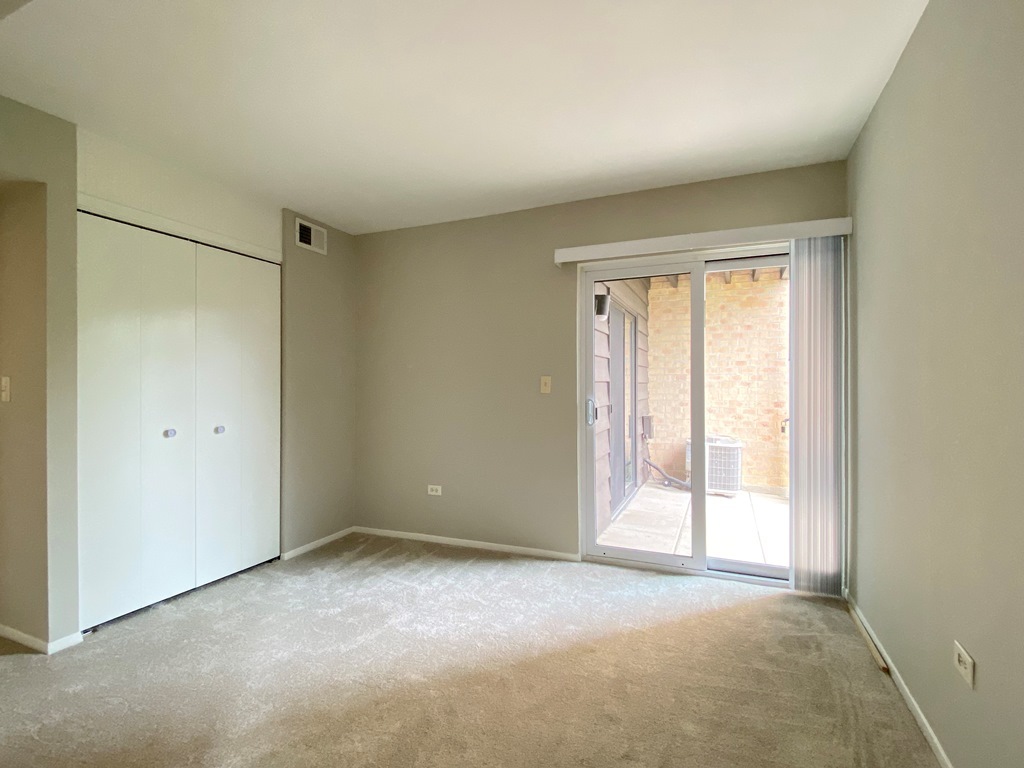 6170 Knoll Lane Court #103, Willowbrook, IL 60527