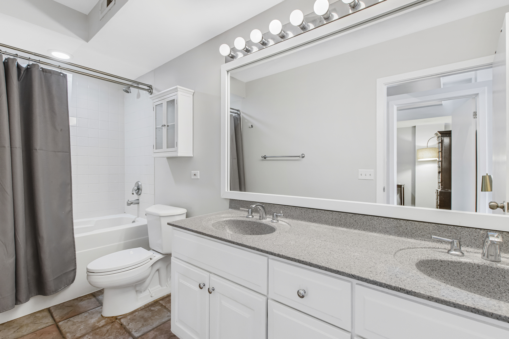 165 N Canal Street #503, Chicago, IL 60606