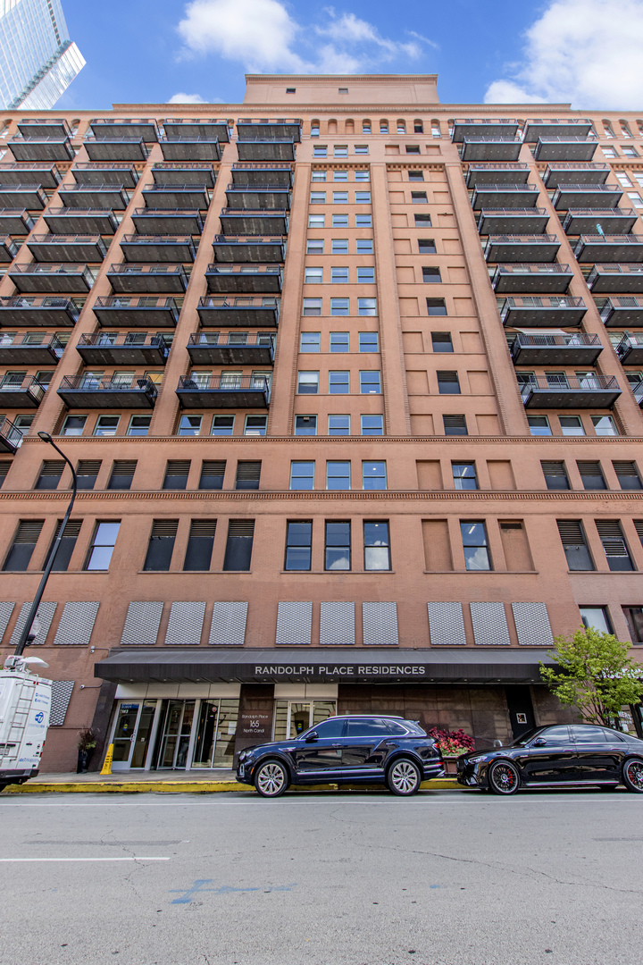 165 N Canal Street #503, Chicago, IL 60606