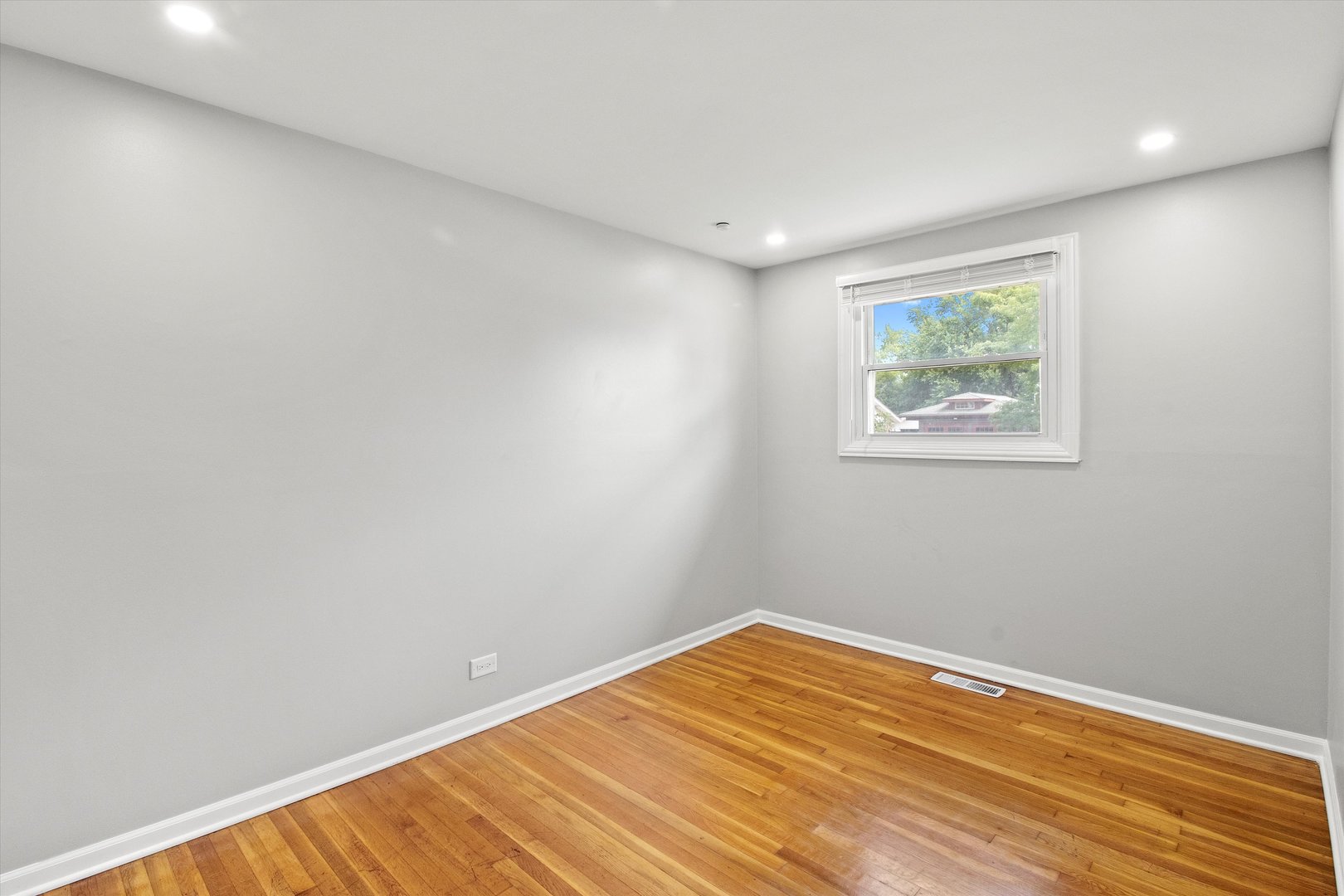 13018 W Playfield Drive, Crestwood, IL 60418