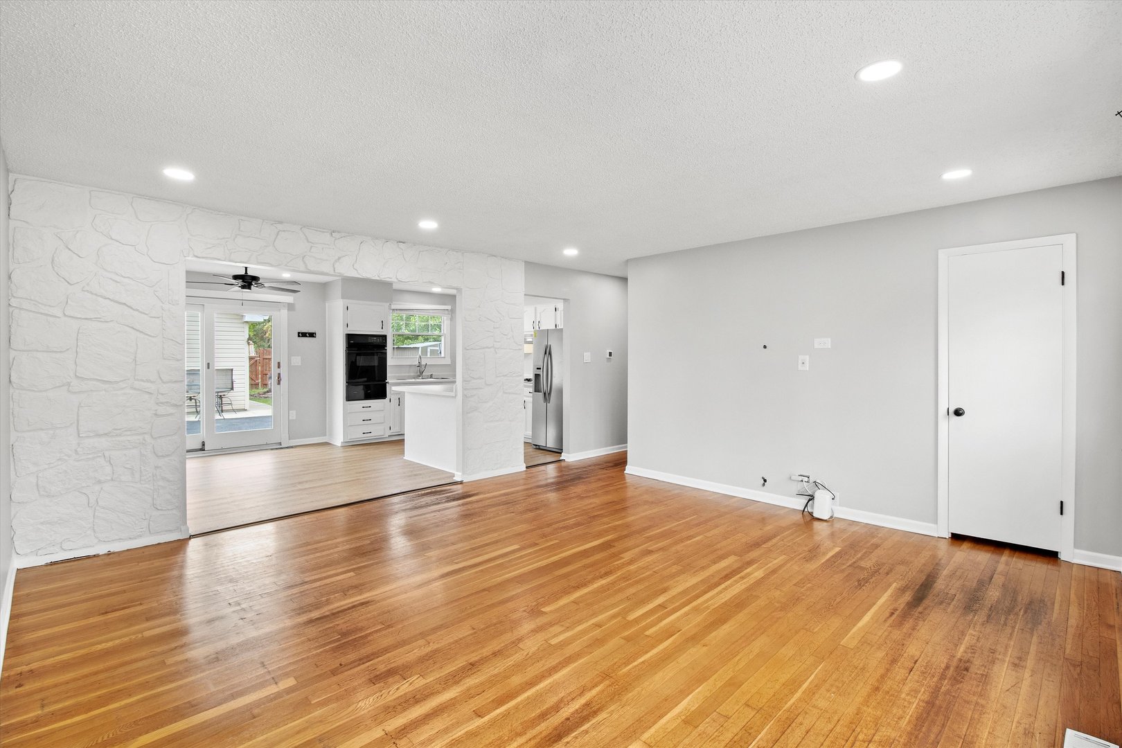 13018 W Playfield Drive, Crestwood, IL 60418