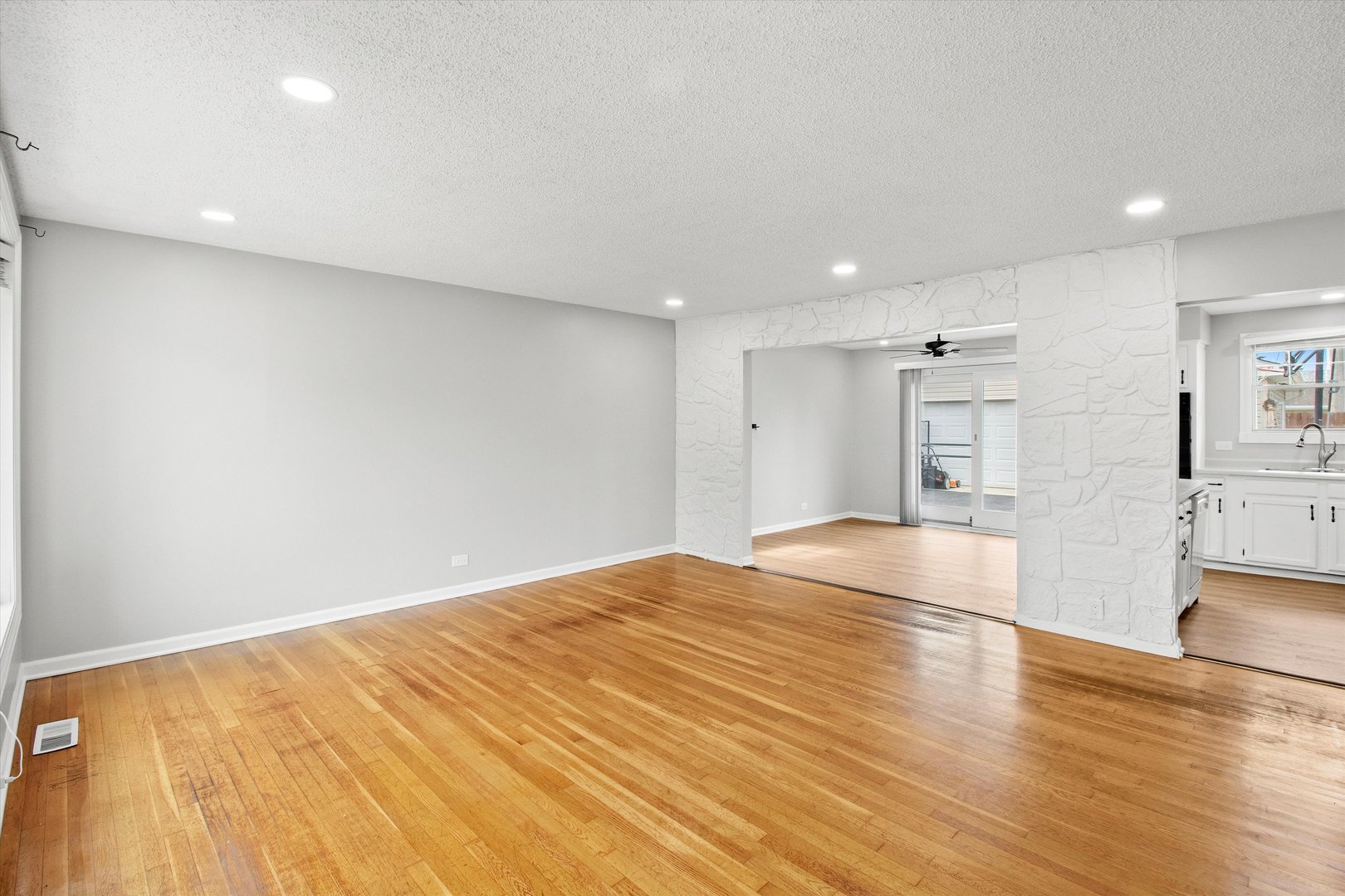 13018 W Playfield Drive, Crestwood, IL 60418