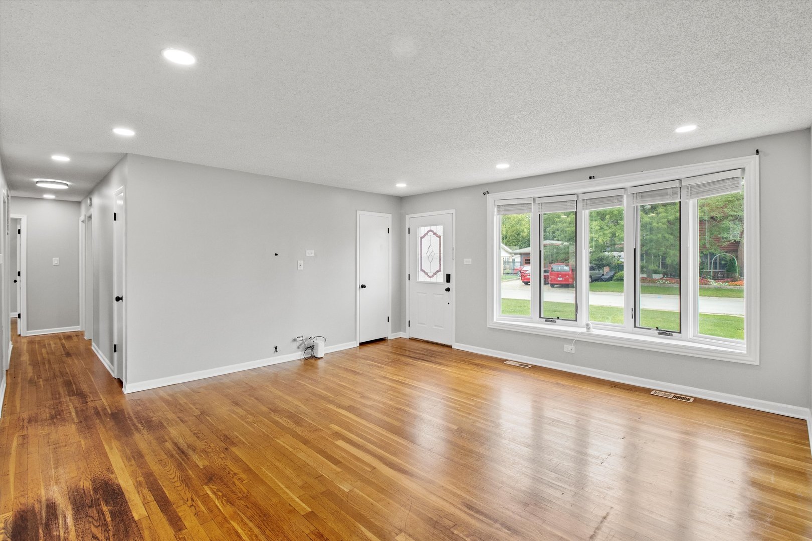 13018 W Playfield Drive, Crestwood, IL 60418