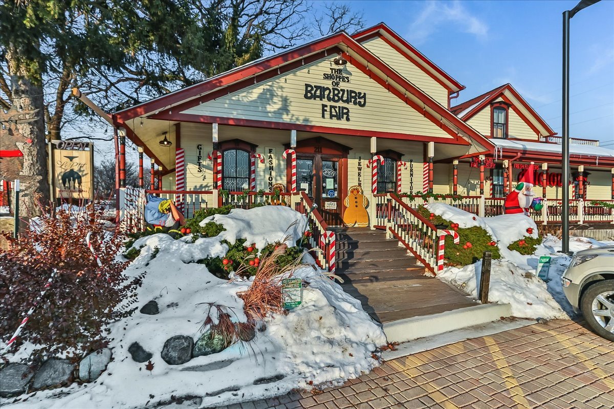 275 E Railroad Avenue #101, Bartlett, IL 60103