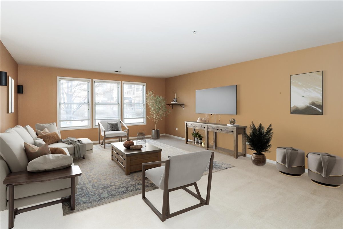 275 E Railroad Avenue #101, Bartlett, IL 60103