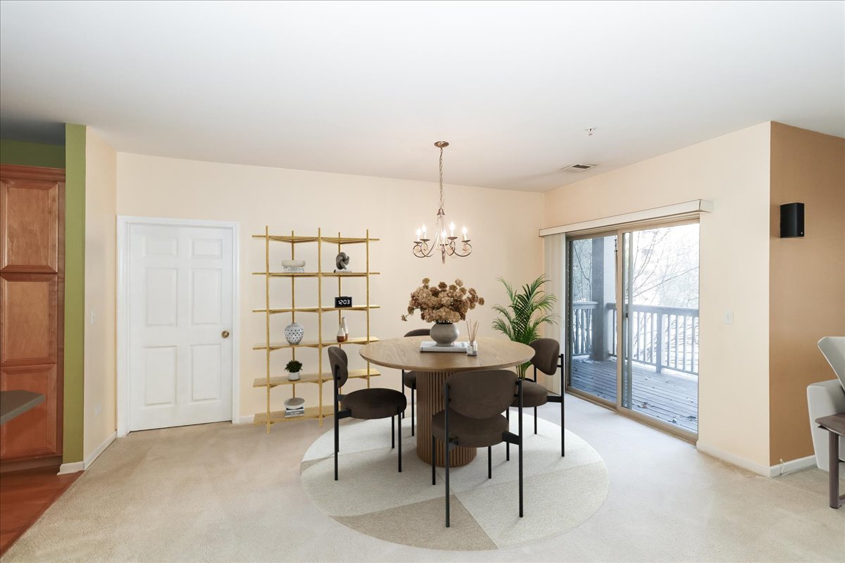 275 E Railroad Avenue #101, Bartlett, IL 60103