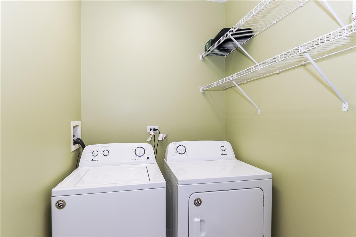 275 E Railroad Avenue #101, Bartlett, IL 60103