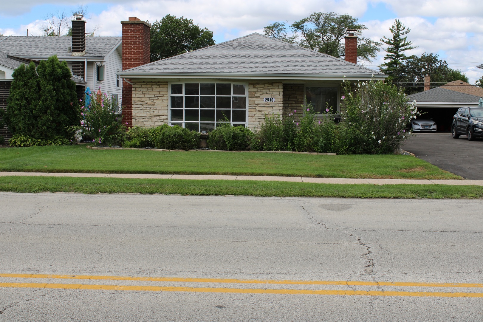 2510 S 17th Avenue, Broadview, IL 60155