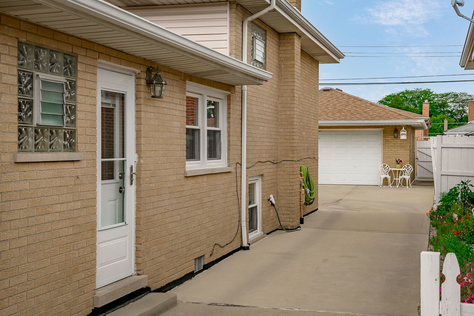 8510 S Komensky Avenue, Chicago, IL 60652