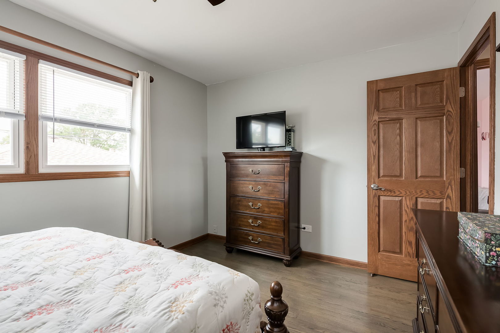 8510 S Komensky Avenue, Chicago, IL 60652