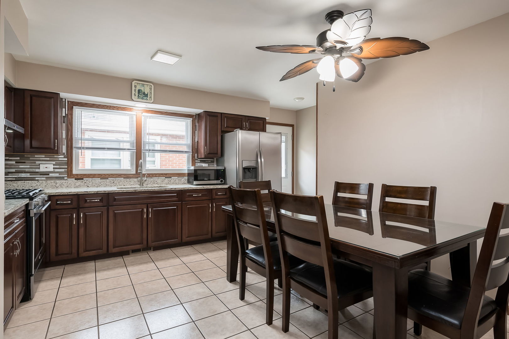 8510 S Komensky Avenue, Chicago, IL 60652