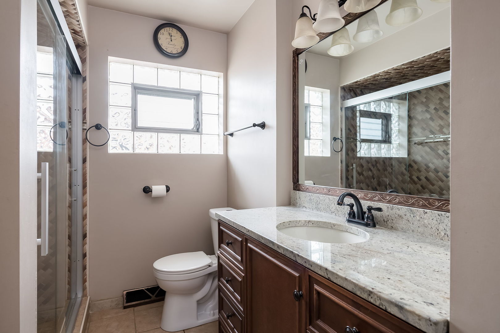 8510 S Komensky Avenue, Chicago, IL 60652