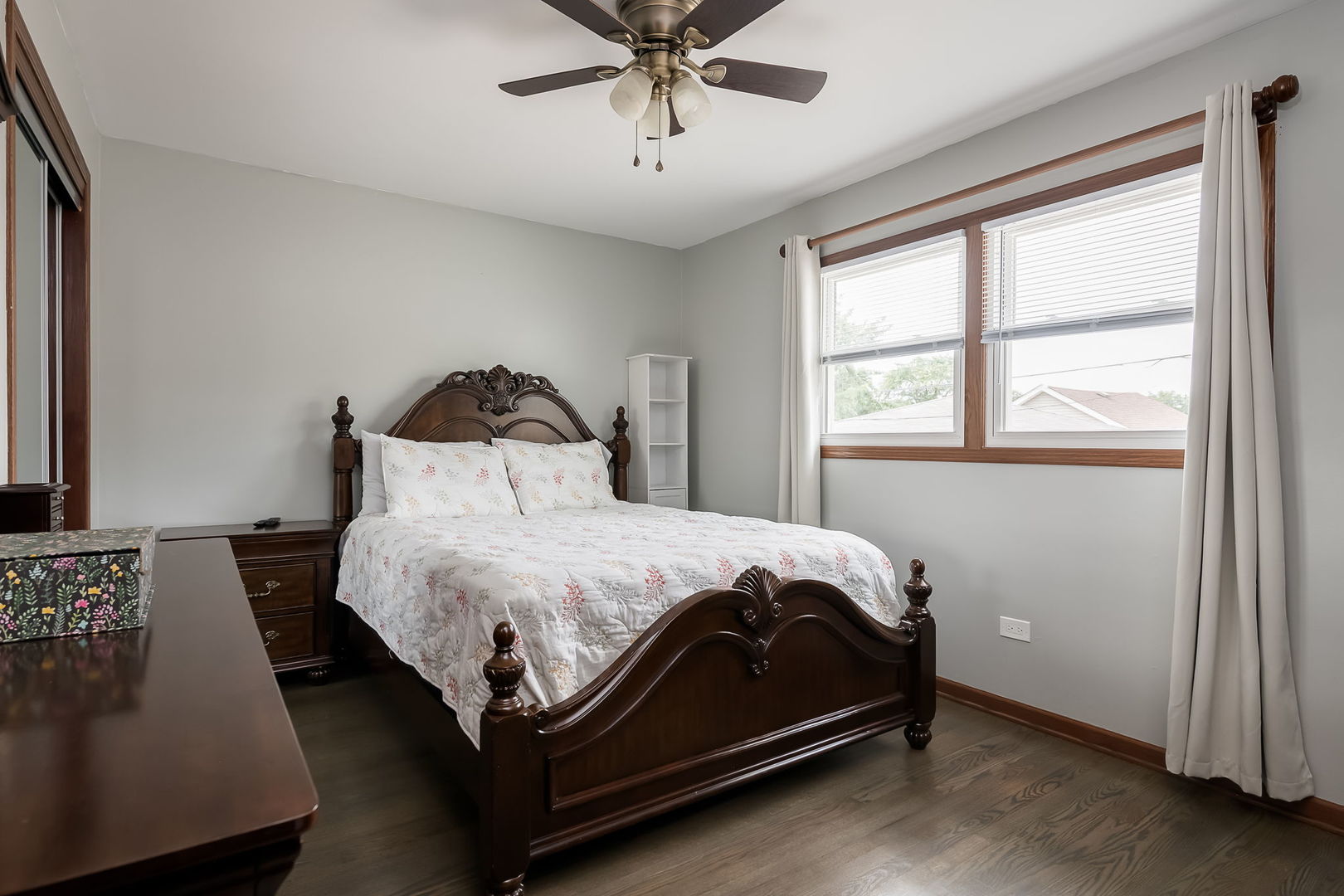 8510 S Komensky Avenue, Chicago, IL 60652