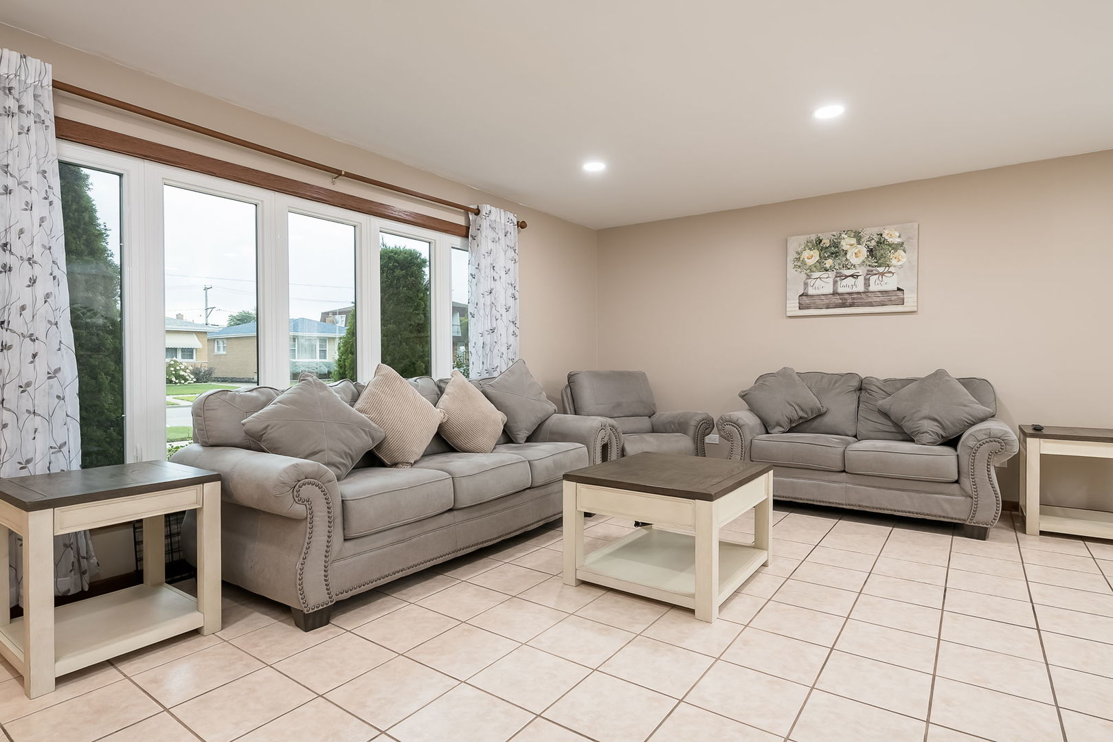 8510 S Komensky Avenue, Chicago, IL 60652