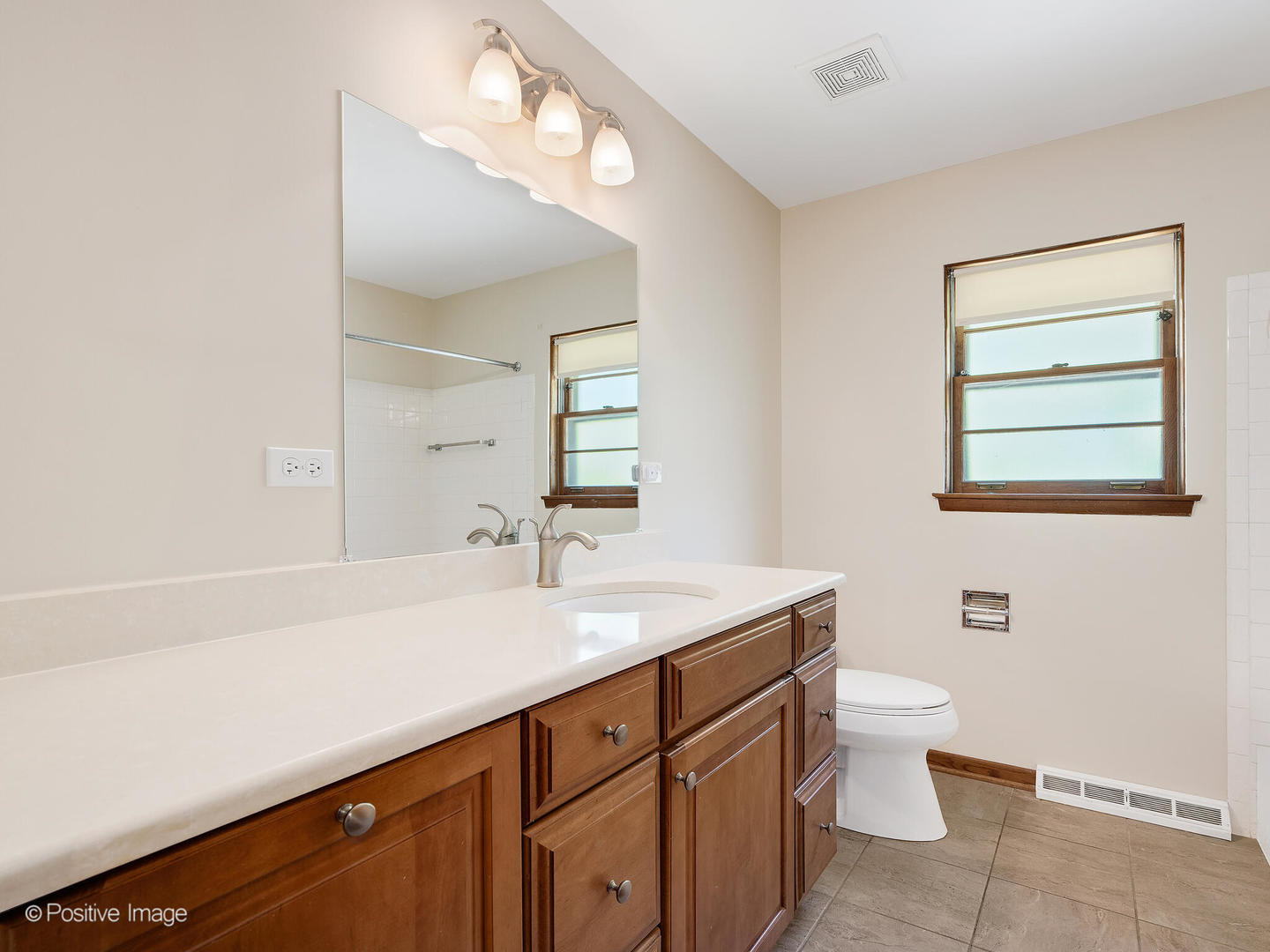 446 Naperville Road, Clarendon Hills, IL 60514
