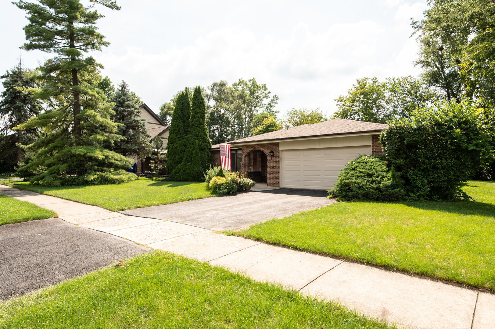 13040 W Tanglewood Circle, Palos Park, IL 60464
