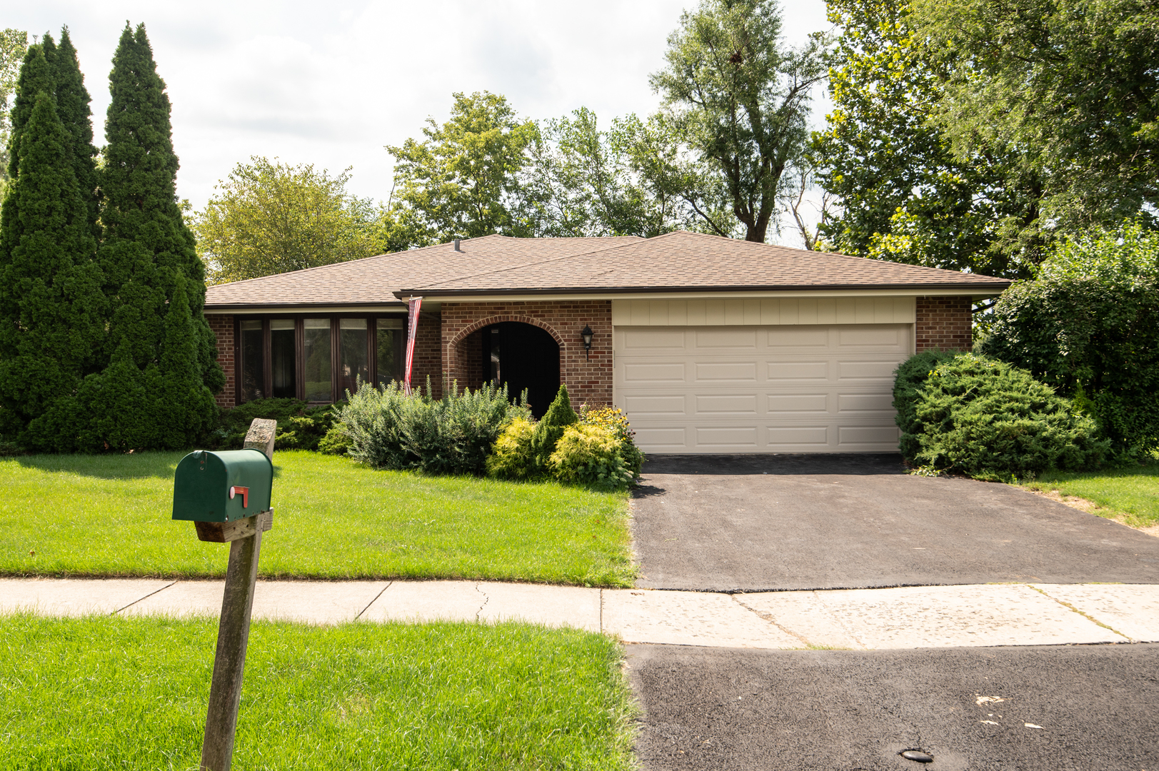 13040 W Tanglewood Circle, Palos Park, IL 60464