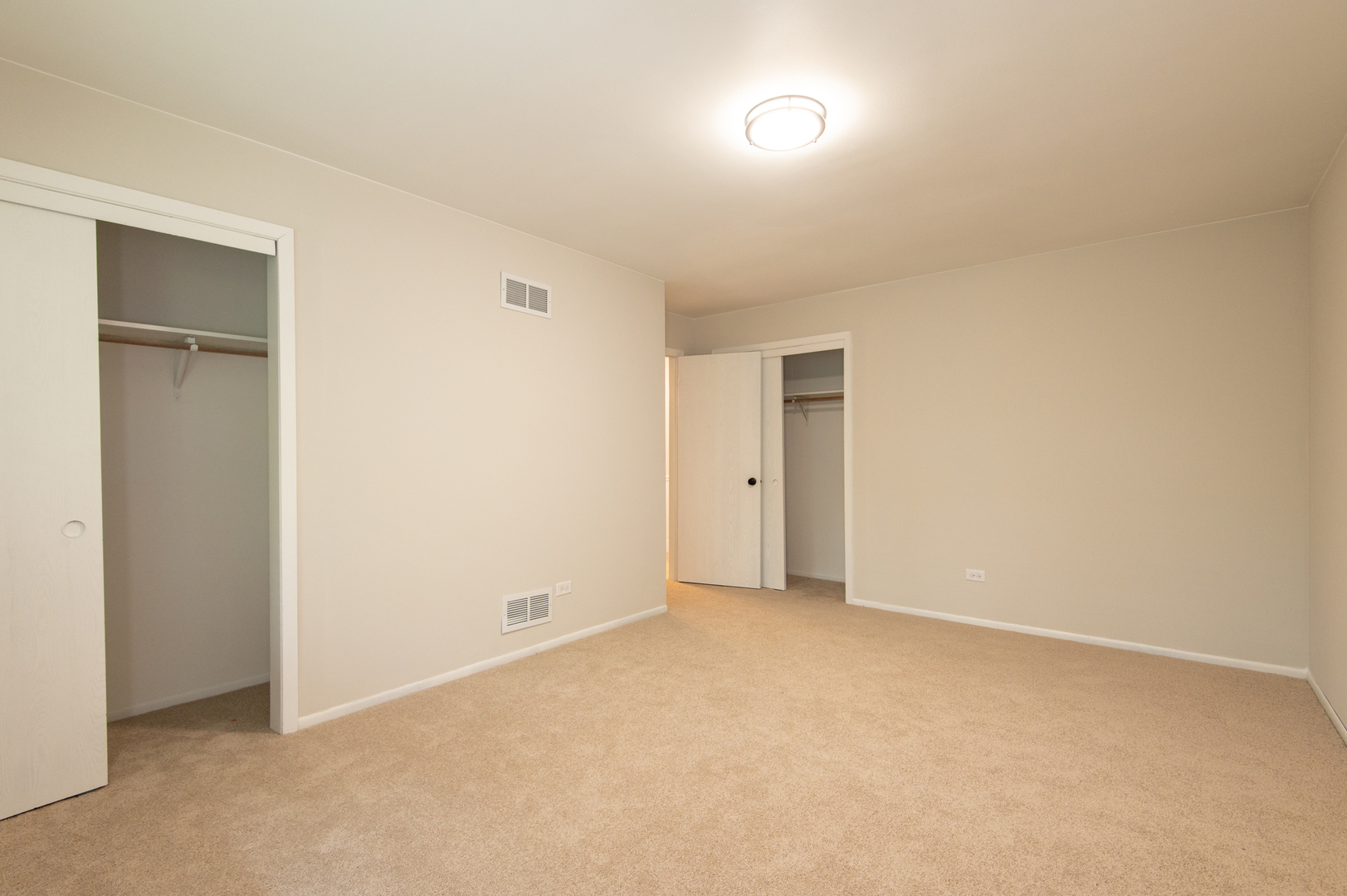 13040 W Tanglewood Circle, Palos Park, IL 60464