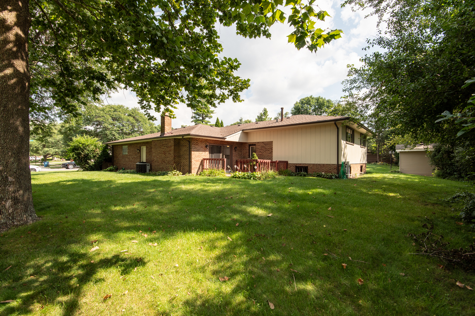 13040 W Tanglewood Circle, Palos Park, IL 60464