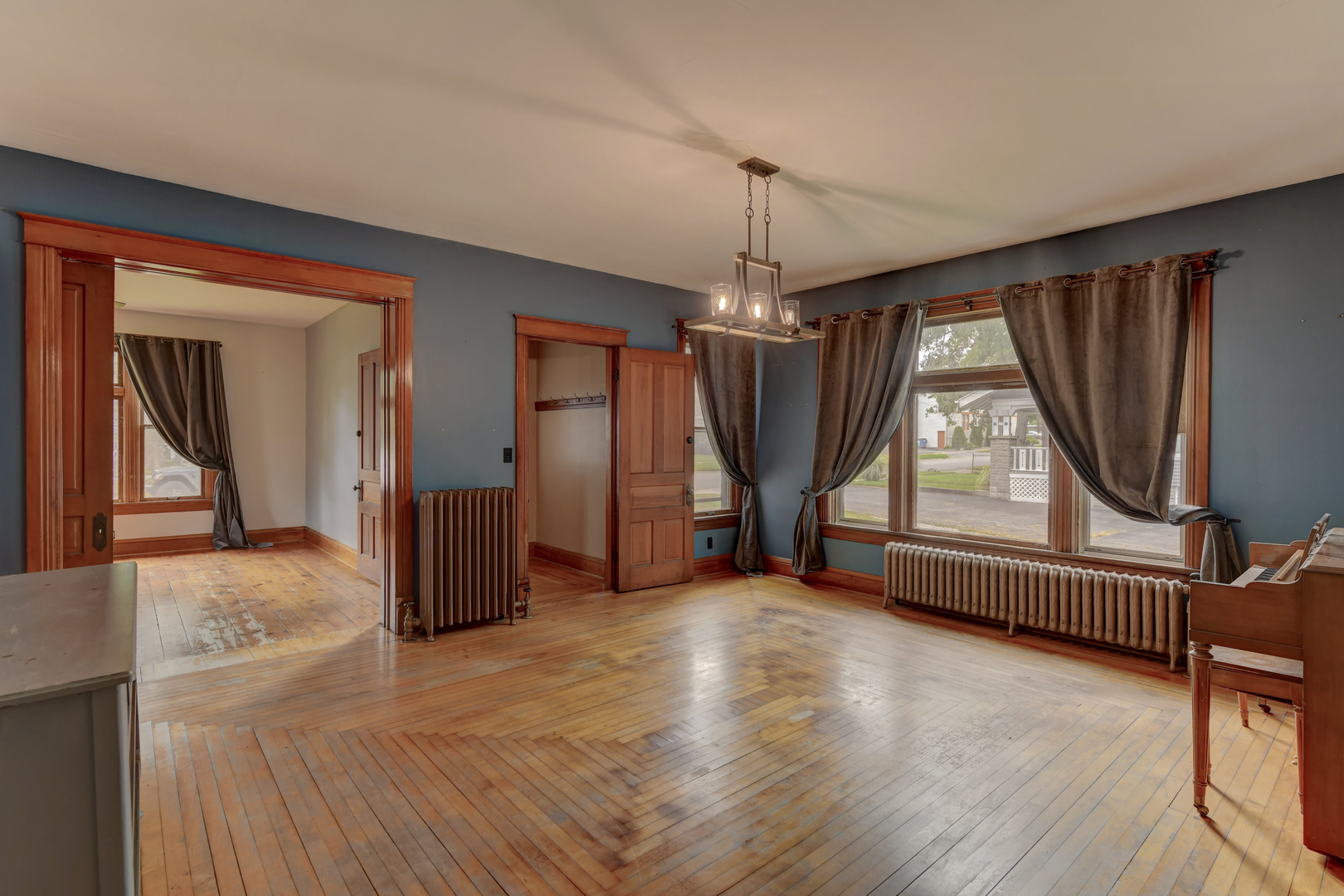 1322 Benton Street, Crete, IL 60417